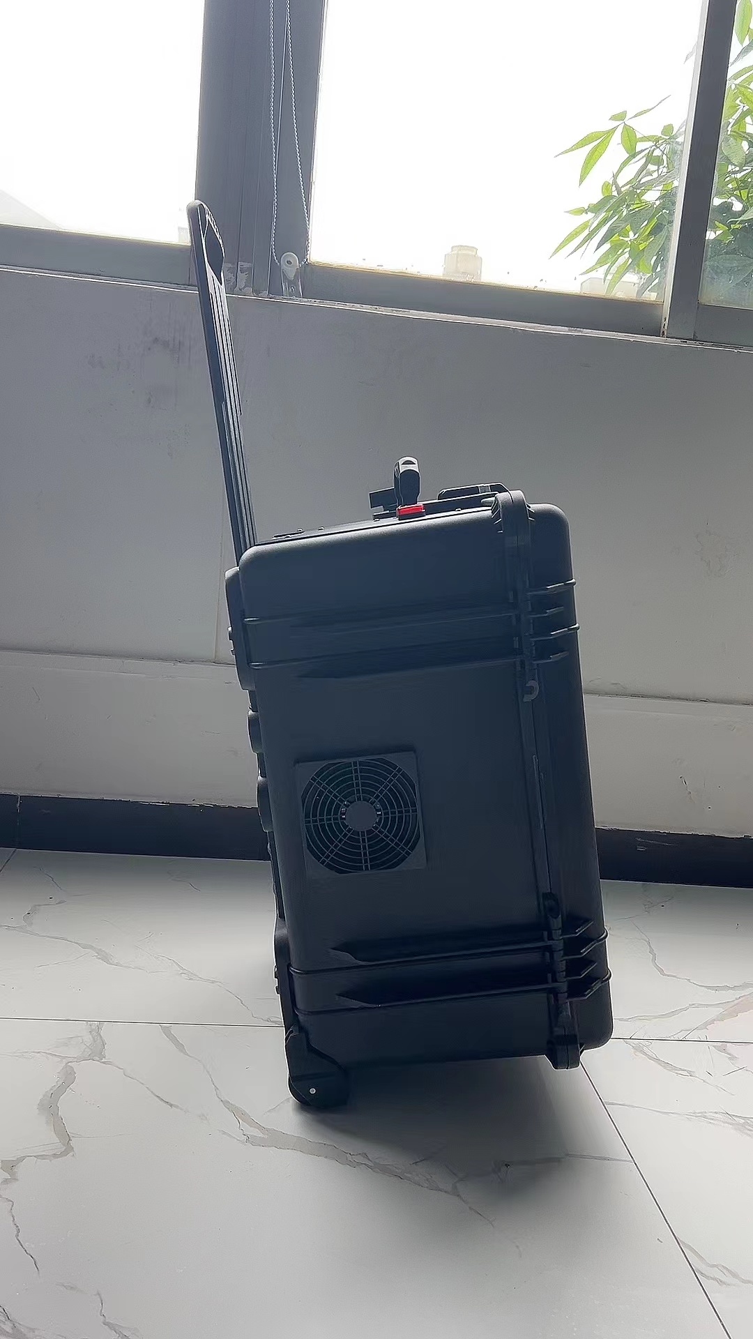 息烽手拉箱型移动通信干扰器